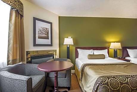 Suite with Two Queen Beds and Balcony - Non Smoking