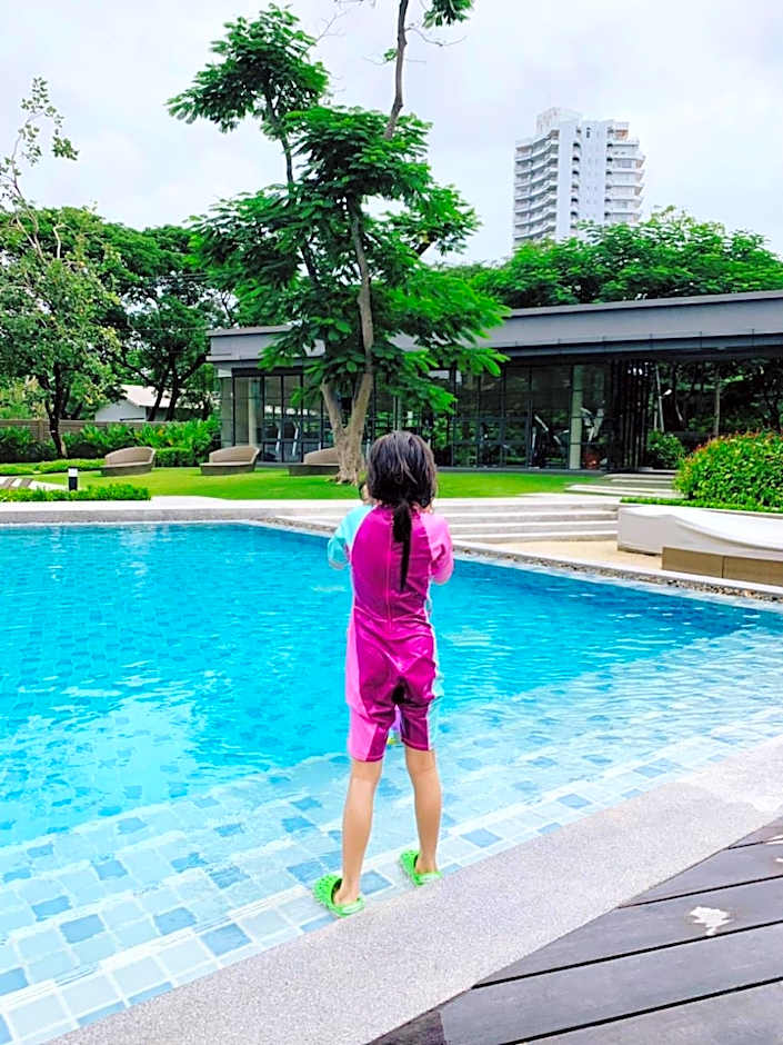 Rain Chaam Huahin by Joe