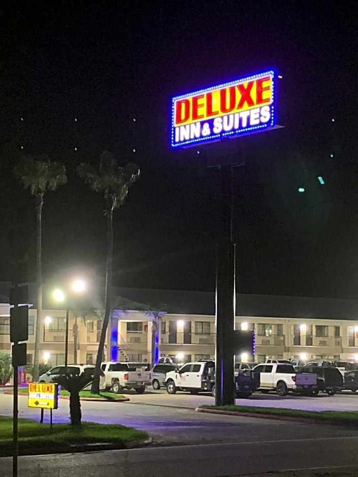Deluxe Inn and Suites