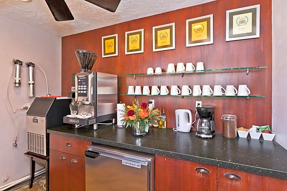 La Maison Hotel - Adults Only