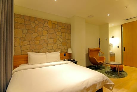 Economy Double Room with Check-In from 18:00 to 24:00