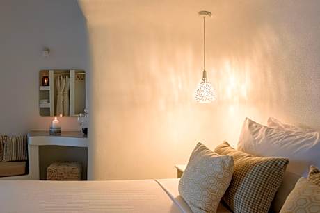 Queen Suite with Indoor Hot Tub