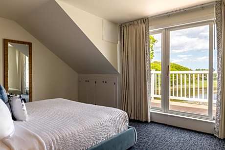 Two-Bedroom Suite (Stairs Required)