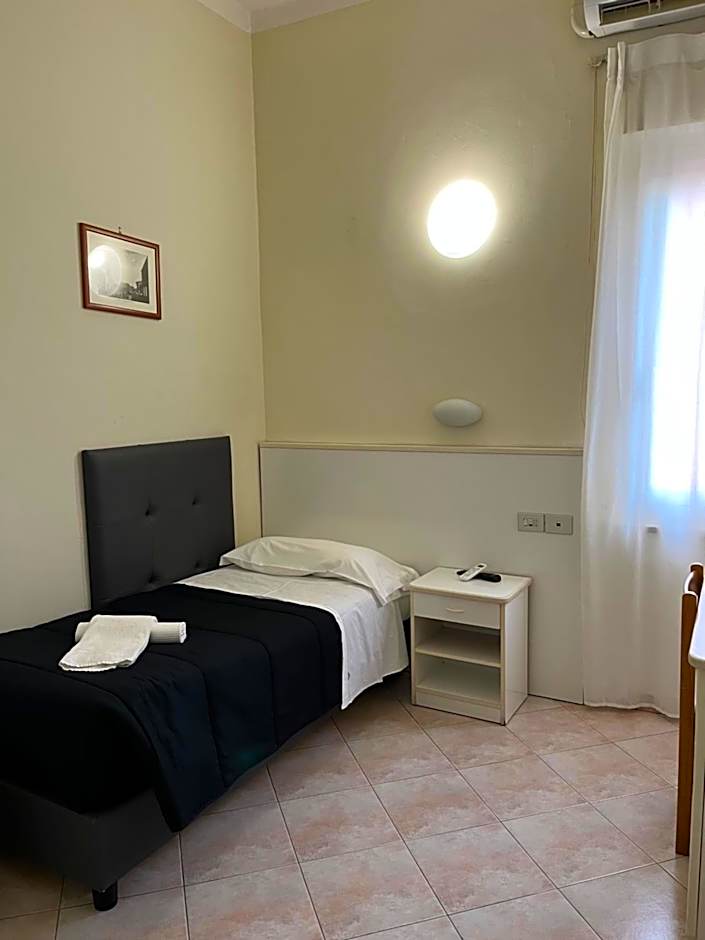 Photo 1 of 1 of Single Room with Bathroom