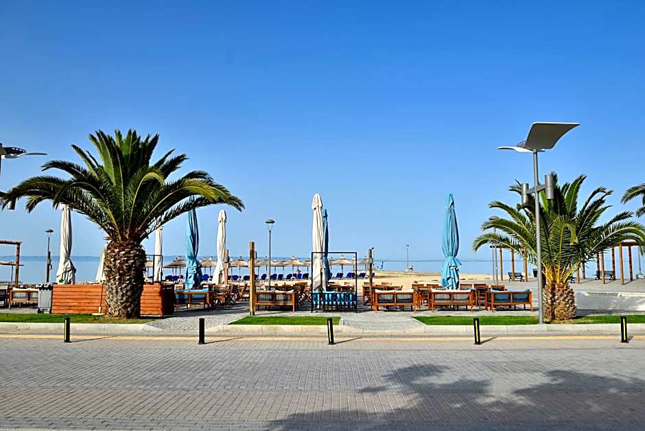 Studio Nikiti Beach
