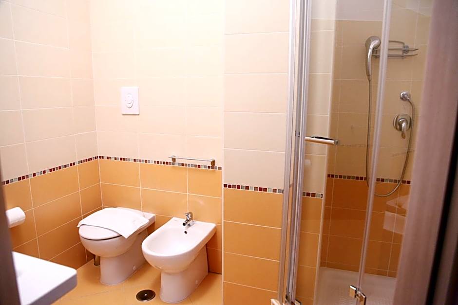 Hotel Sogni D'Oro Airport