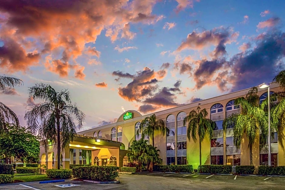 La Quinta Inn & Suites by Wyndham Miami Lakes