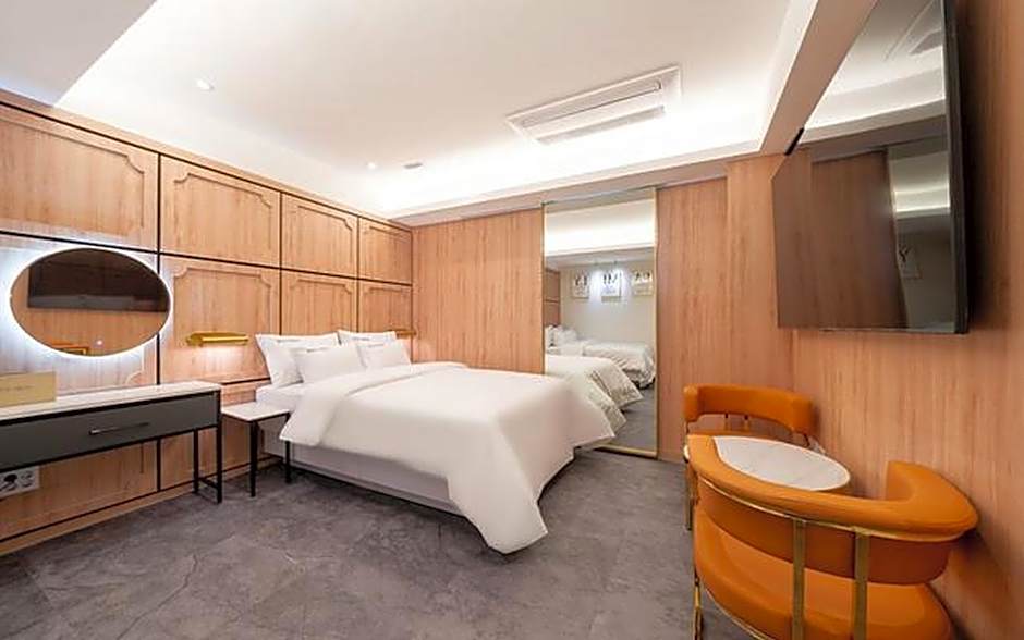 Suwon Station Hotel Insta