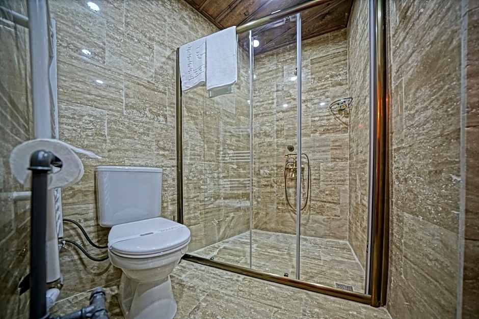 Vigneron Cave Hotel