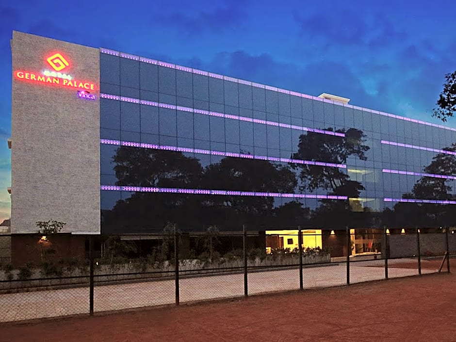 Hotel German Palace, Airport