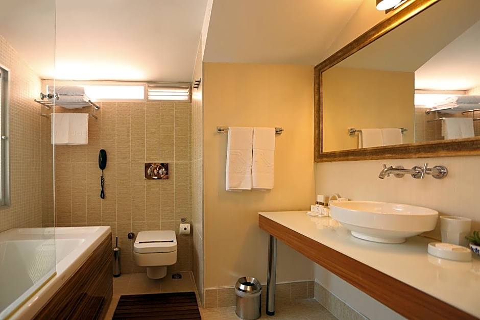 Riva Reşatbey Luxury Hotel
