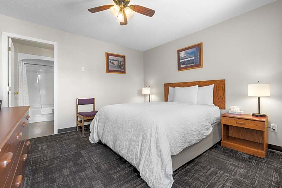 Photo 1 of 2 of 1 Queen Bed