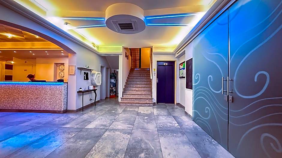 Hotel Etna - Hotel per Coppie e Famiglie con Parcheggio e Spiaggia