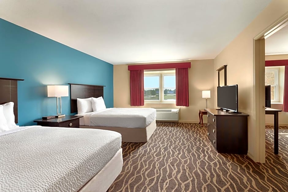 Days Inn and Suites by Wyndham Sikeston