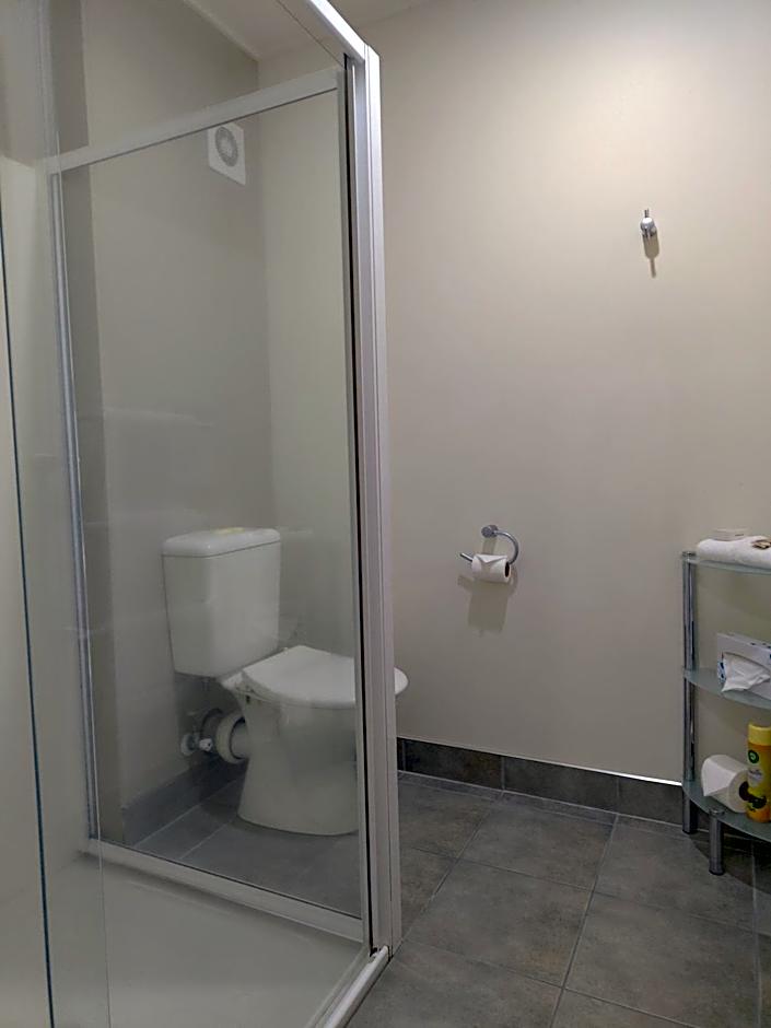 Landmark Manor Motel