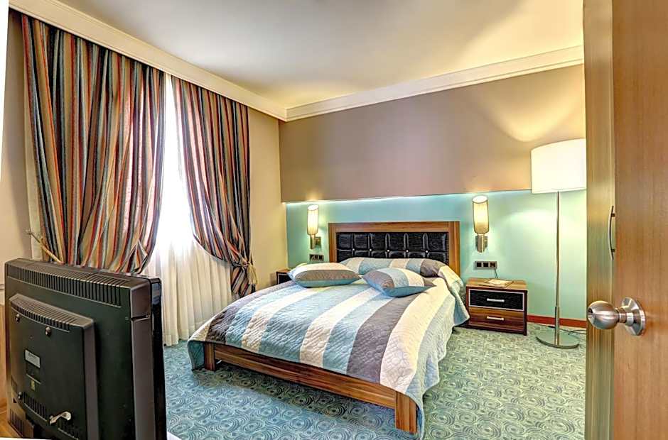 Photo 1 of 6 of Suite, Terrace