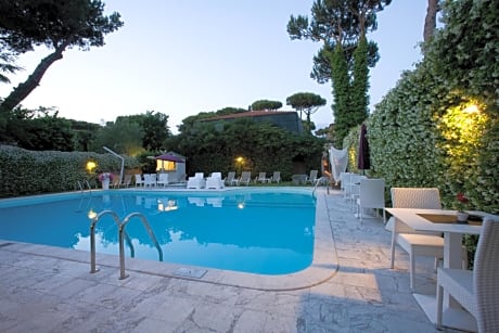 iH Hotels Logos Forte Dei Marmi