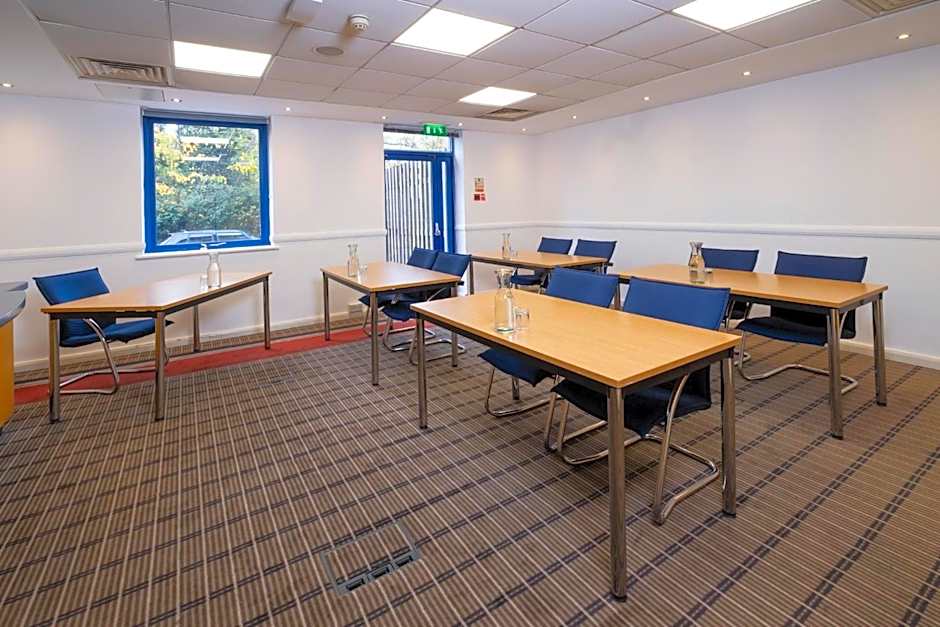 Holiday Inn Express Droitwich Spa By IHG