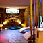 Aurelia Garden Gold B&B
