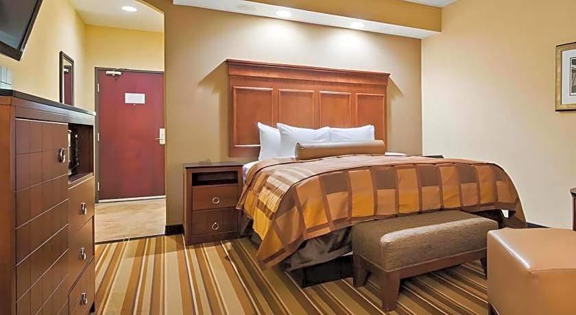 Best Western Plus KC Speedway Inn & Suites