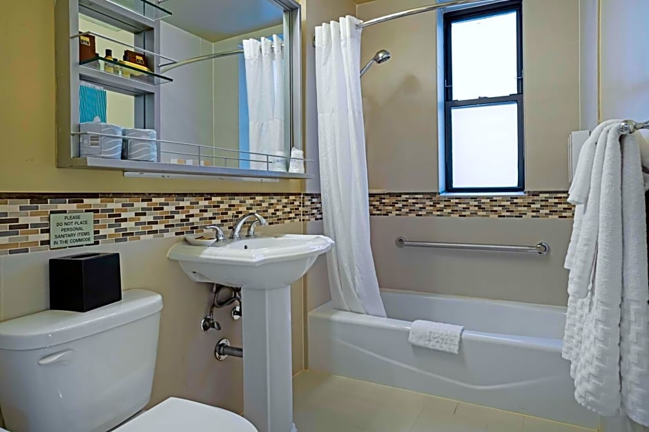 Best Western Plus Hospitality House