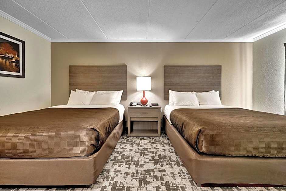 Quality Hotel & Suites At The Falls