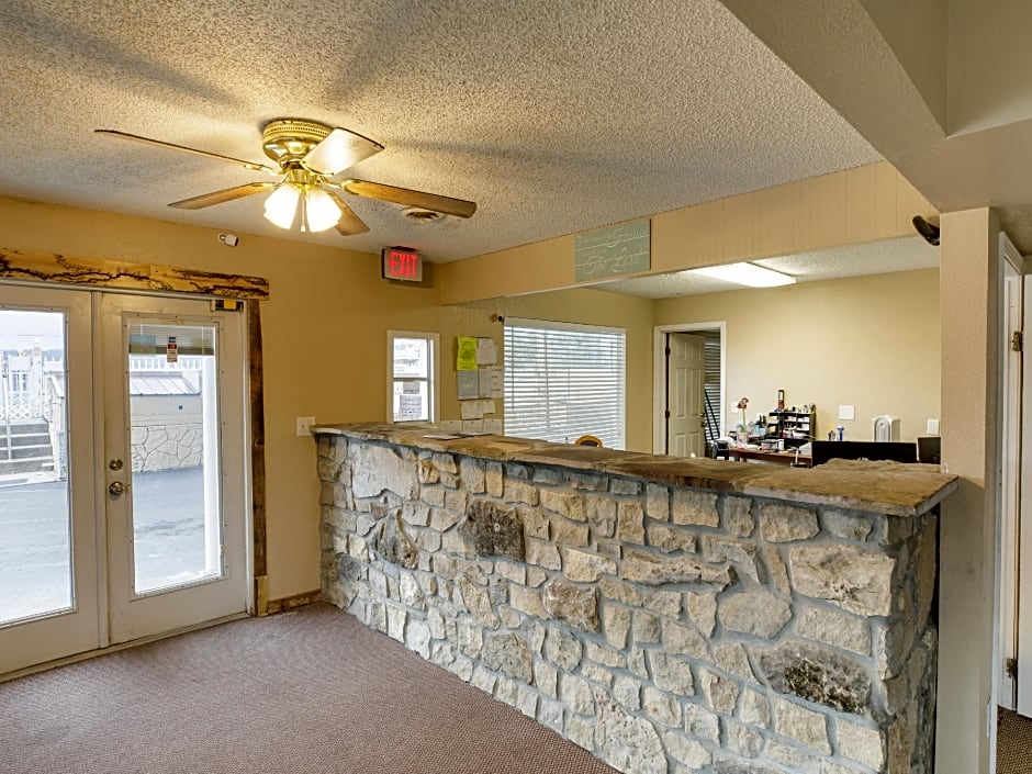 Days Inn by Wyndham Adairsville – Adairsville, GA