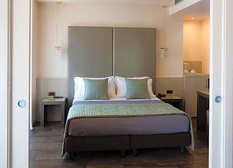 Platinum Suite with Terrace and Lake View