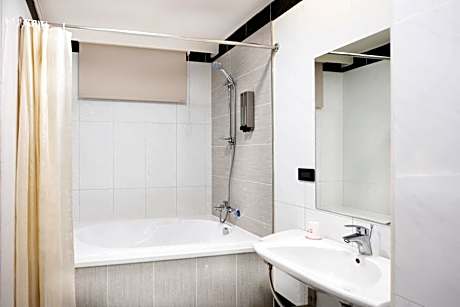 Family Room without Parking