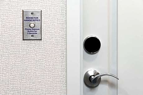 1 King Mobility/Hearing Access W/Tub Nonsmok