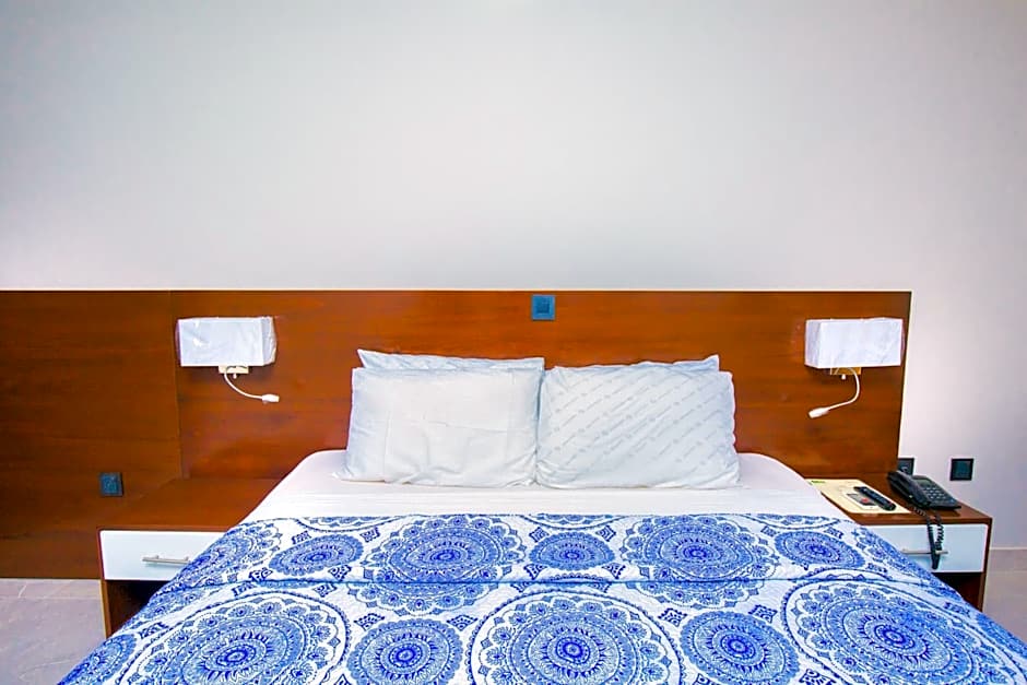 Monarch Hotel