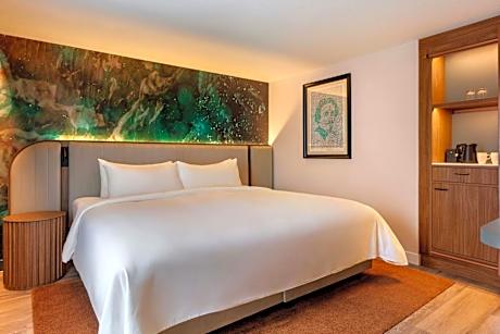 Junior Suite - Club Lounge Access