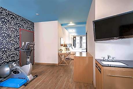 Tryp Double