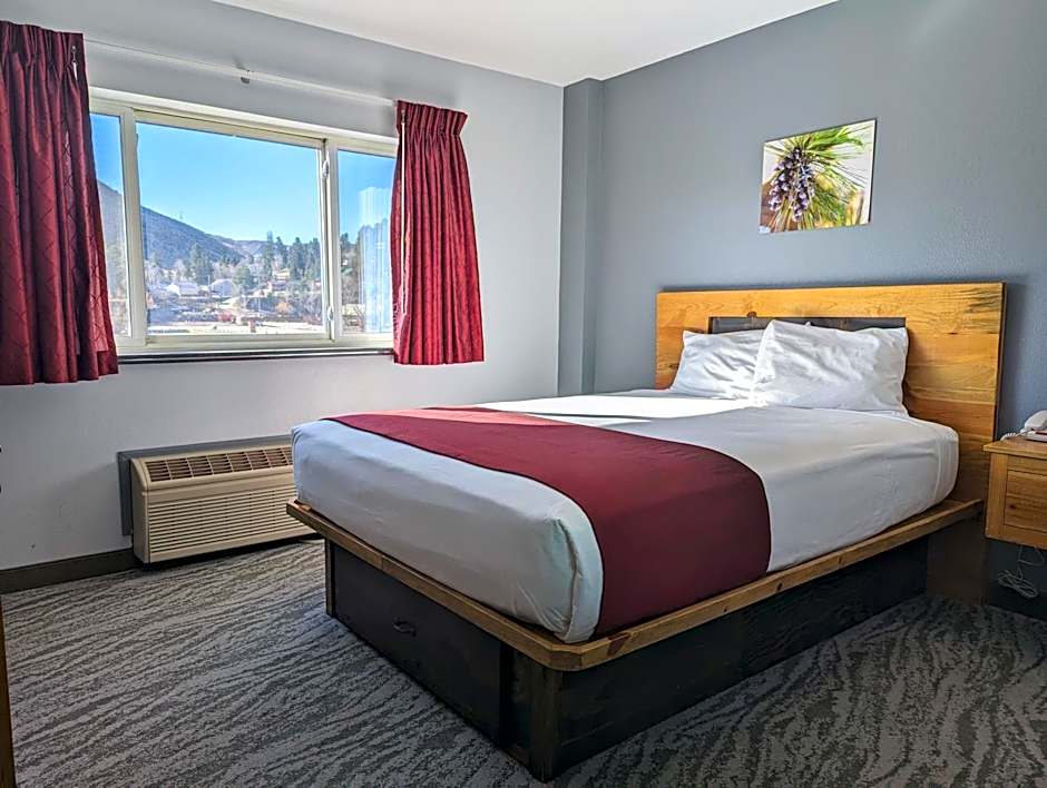 Photo 1 of 10 of Standard 1 Queen Bed