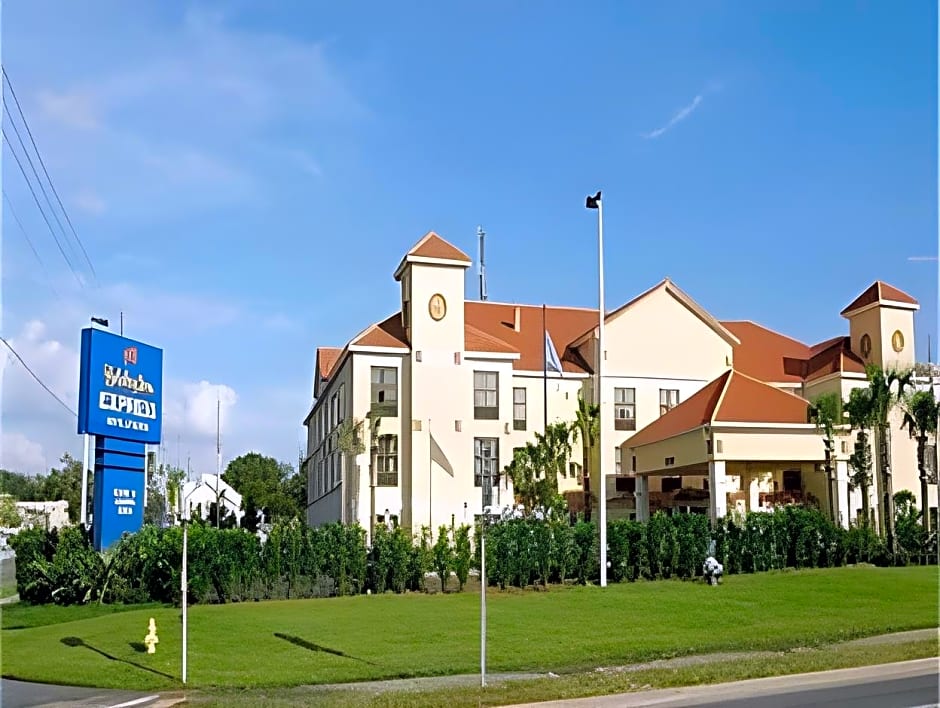 Holiday Inn Express Hotel & Suites Clearwater North/Dunedin By IHG