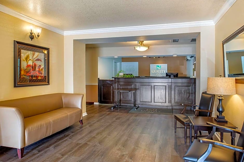 Quality Inn Tulare