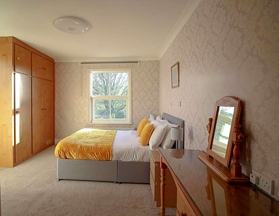 Newton House Hotel