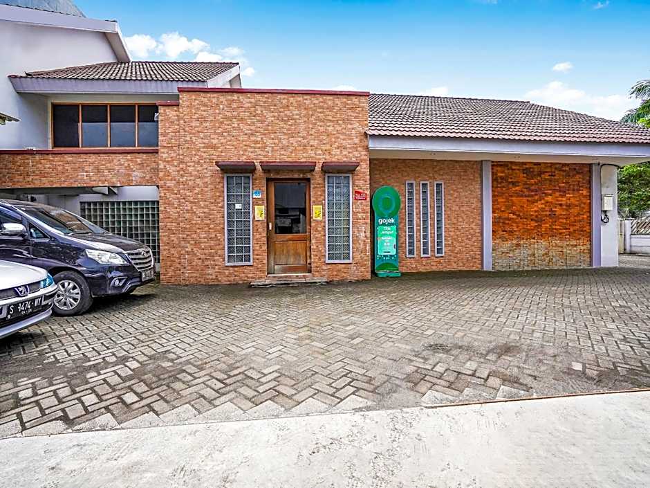 Capital O 90888 Bintang Diponggo Residence