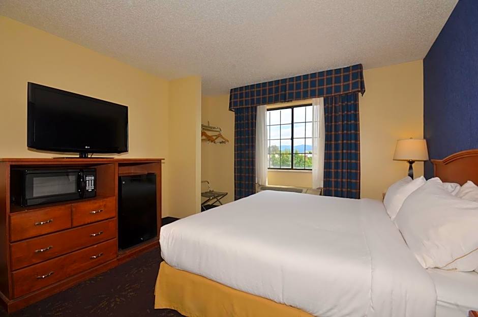 Ramada by Wyndham Santa Fe