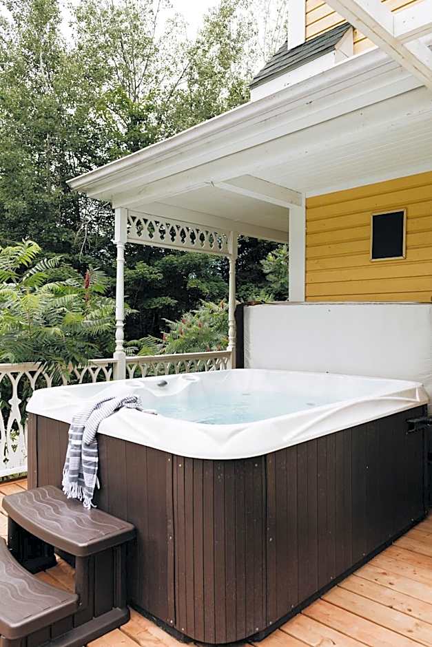 Le Pavillon! Comfort in Nature with spa and fireplaces