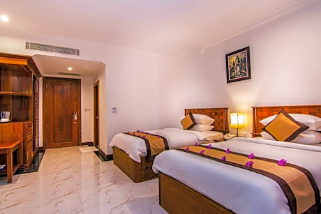 Landmark Double or Twin with Breakfast