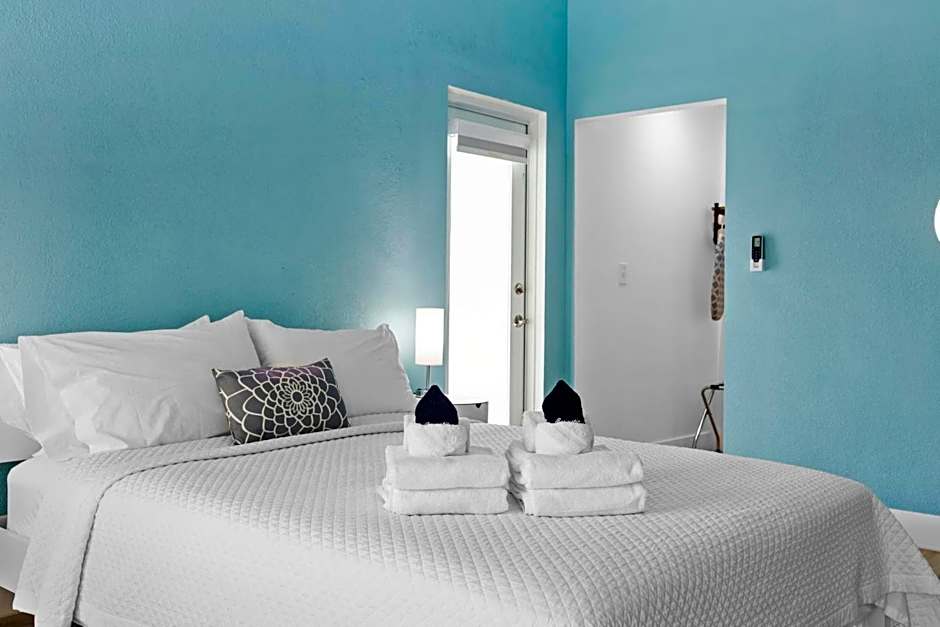 The New Yorker Miami Hotel