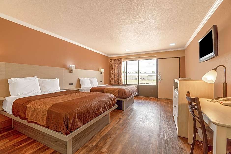 River Valley Motor Inn By OYO La Grange Texas