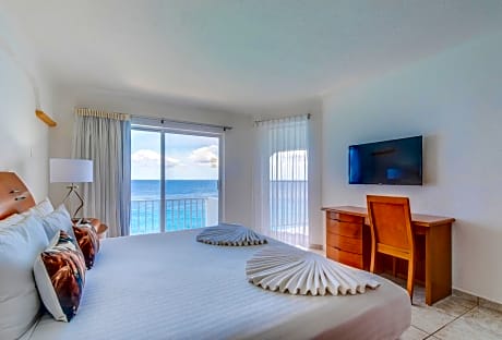 One-Bedroom Suite Oceanfront King