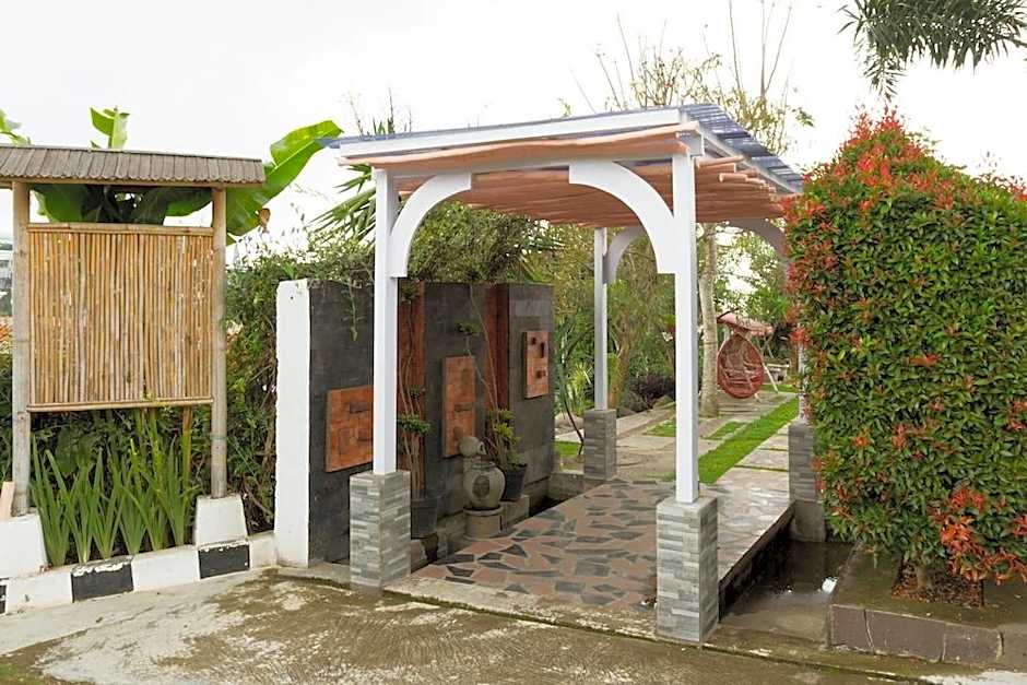 RedDoorz near Farmhouse Lembang