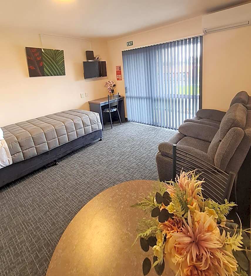 Avenue Heights Motel