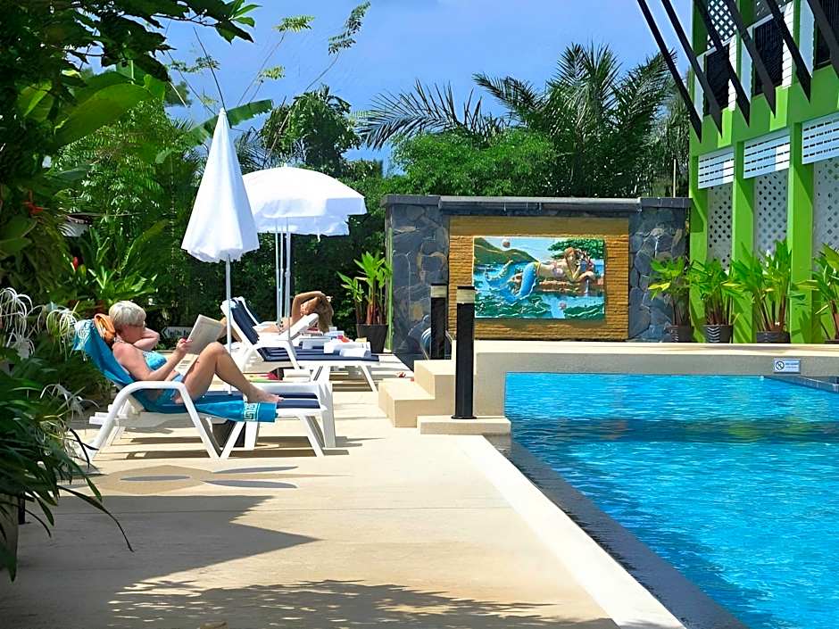 Khaolak C-nior Bungalows