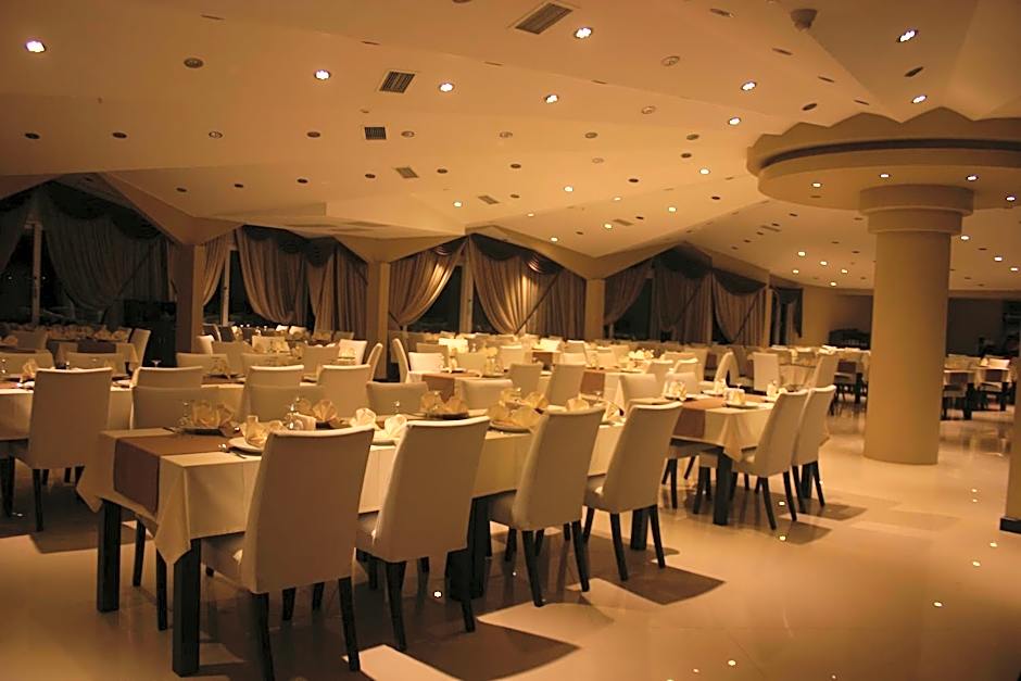 Grand Ahos Hotel