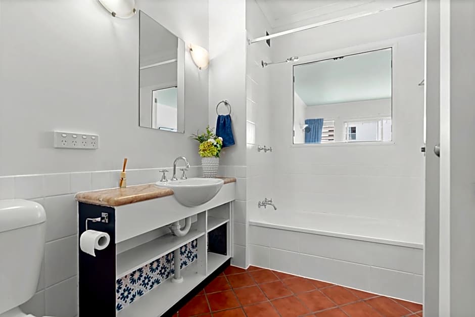 Villa Vaucluse Apartments