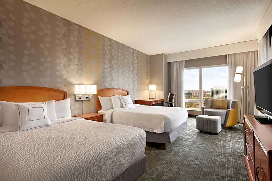 Courtyard by Marriott Tysons McLean